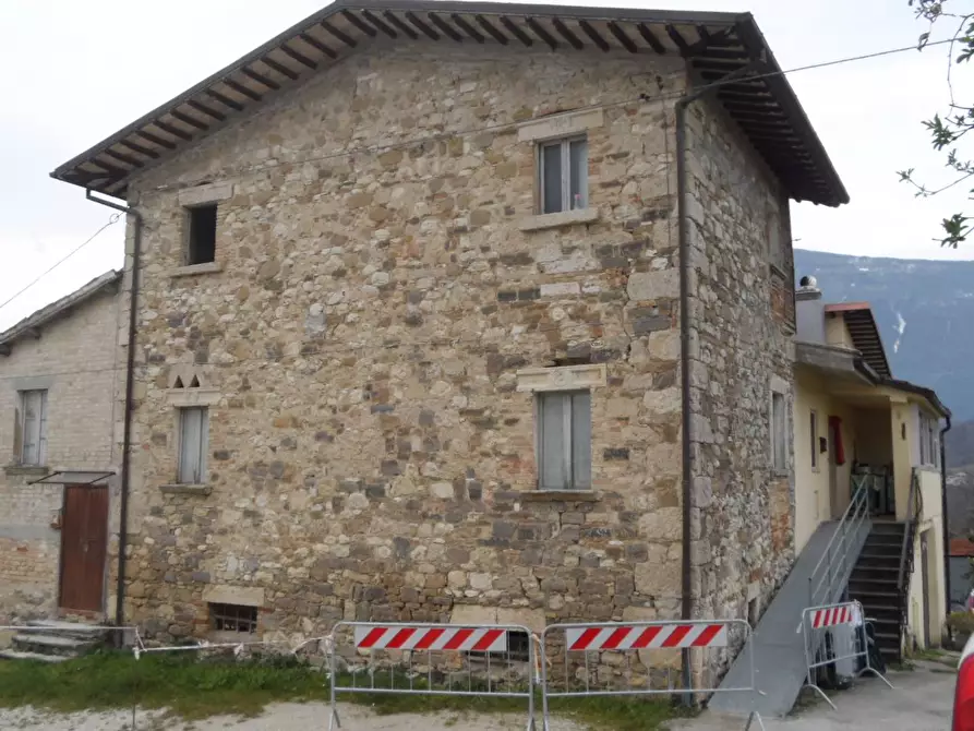 Immagine 2 di Casa indipendente in vendita  in Via Roma Frazione Capolavilla a Folignano