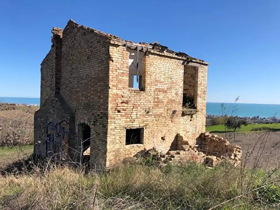 Immagine 1 di Rustico / casale in vendita  in Contrada Colle Monte Renzo a San Benedetto Del Tronto