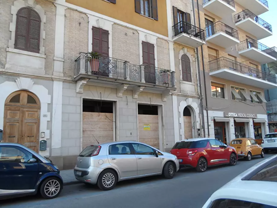 Immagine 1 di Locale commerciale in affitto  in Via Ugo Bassi a San Benedetto Del Tronto