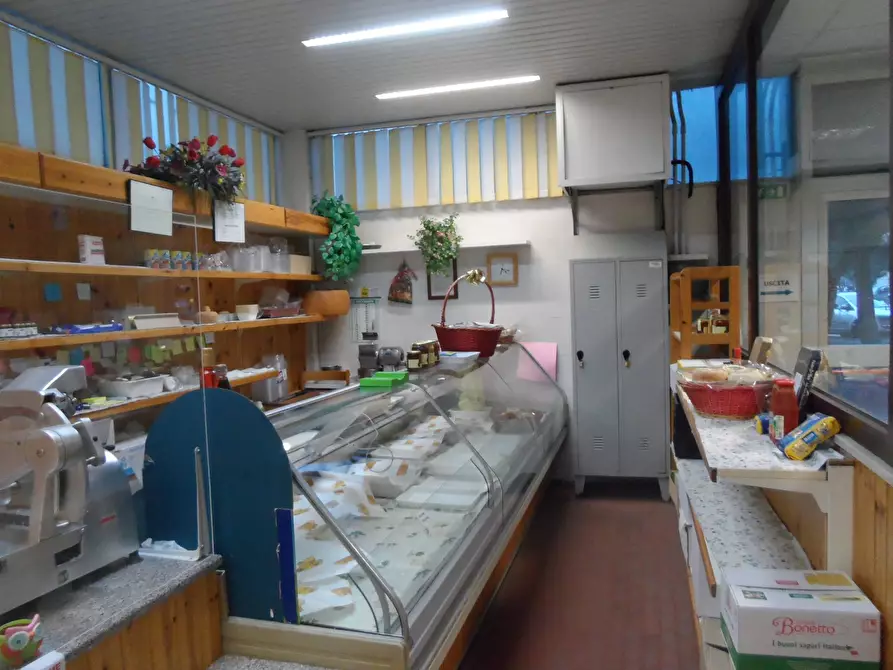 Immagine 1 di Attività commerciale in vendita  in Viale  De Gasperi a San Benedetto Del Tronto