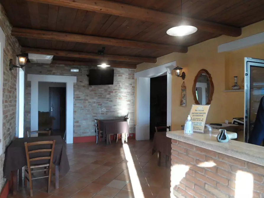 Immagine 4 di Agriturismo in vendita  in Contrada Valle Cecchina a Monsampolo Del Tronto