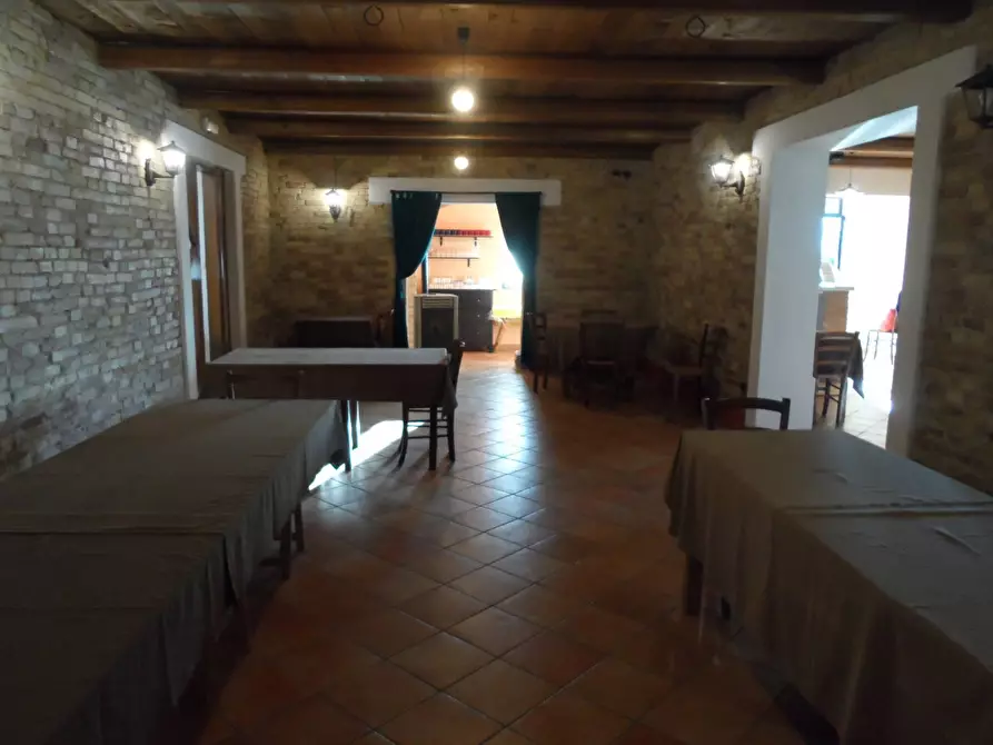 Immagine 5 di Agriturismo in vendita  in Contrada Valle Cecchina a Monsampolo Del Tronto