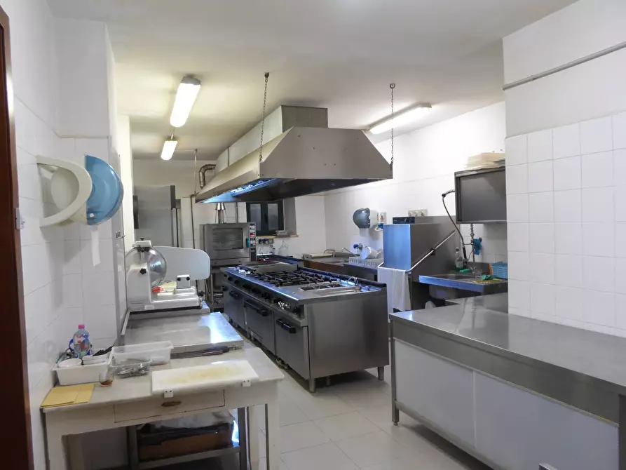 Immagine 9 di Agriturismo in vendita  in Contrada Valle Cecchina a Monsampolo Del Tronto