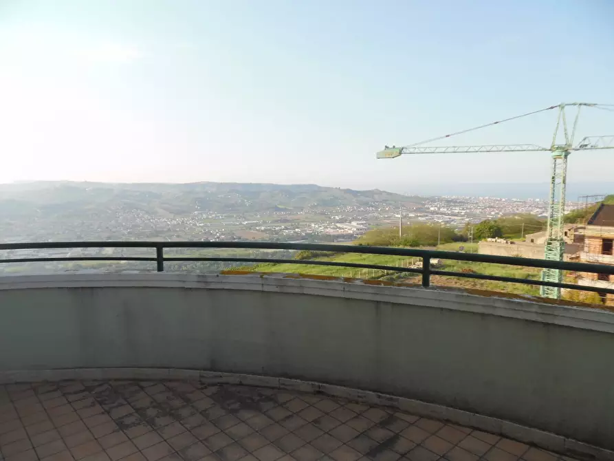 Immagine 3 di Appartamento in vendita  in Via dell'icona a Colonnella