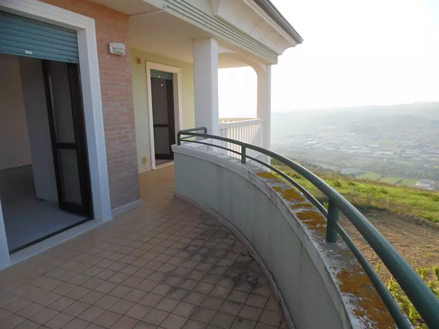 Immagine 4 di Appartamento in vendita  in Via dell'icona a Colonnella