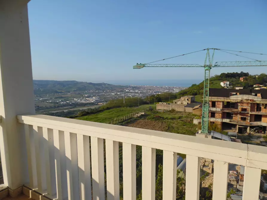 Immagine 16 di Appartamento in vendita  in Via dell'icona a Colonnella