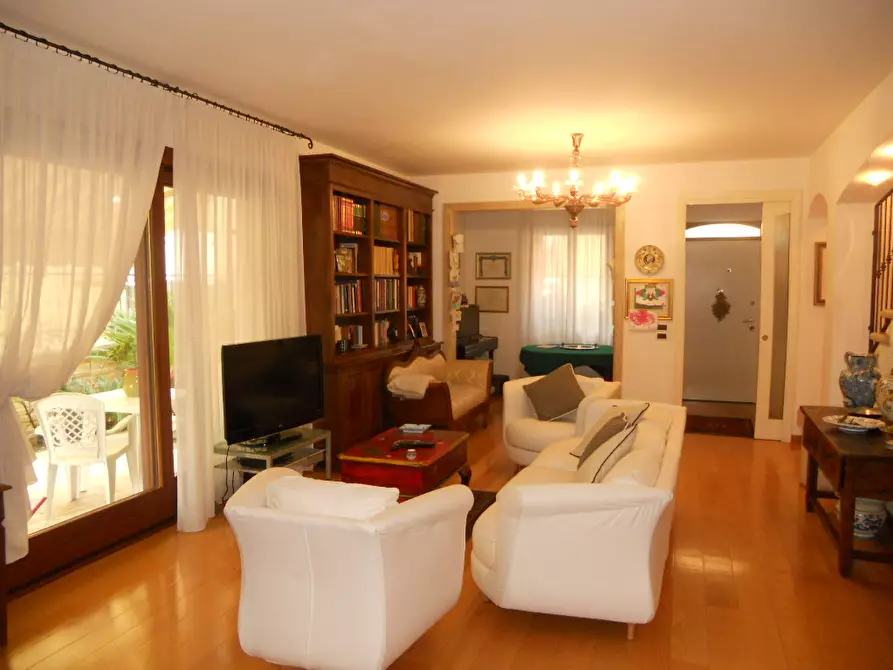 Immagine 3 di Casa indipendente in vendita  in via G.Moretti a San Benedetto Del Tronto