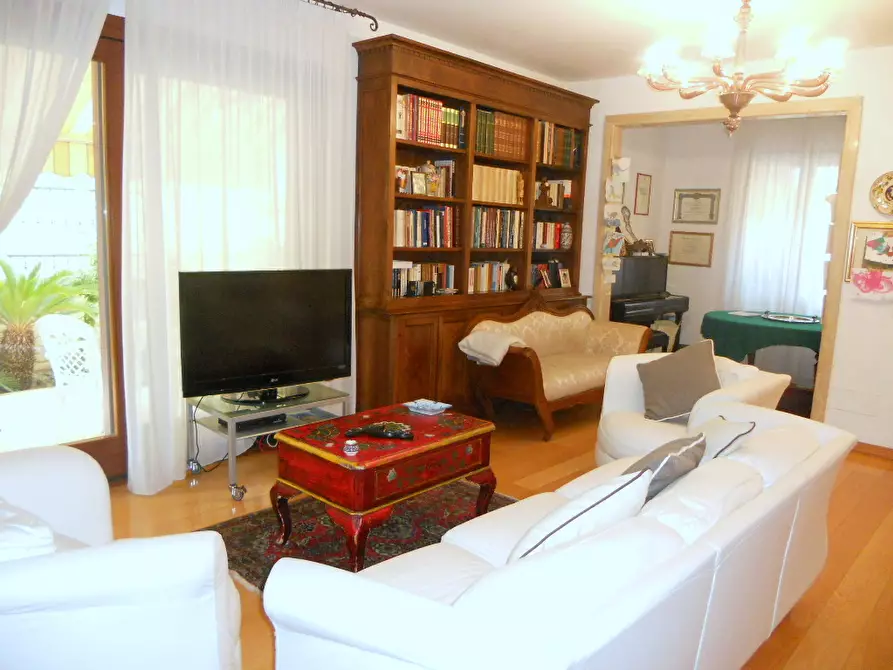 Immagine 17 di Casa indipendente in vendita  in via G.Moretti a San Benedetto Del Tronto