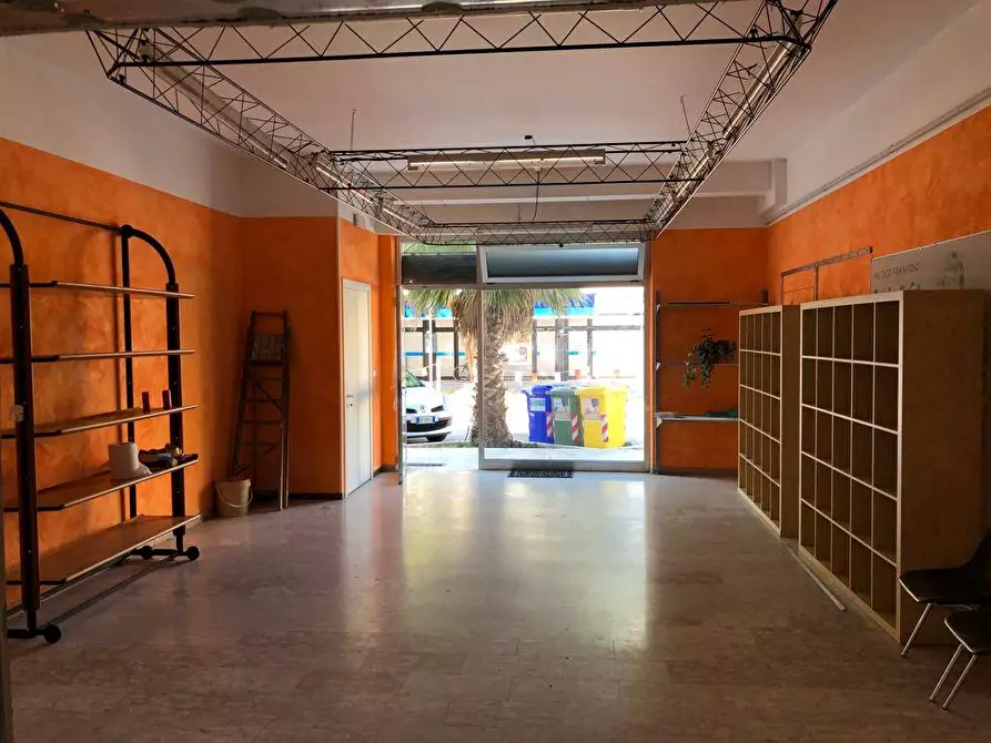 Immagine 3 di Locale commerciale in affitto  in Via B. Colleoni a San Benedetto Del Tronto