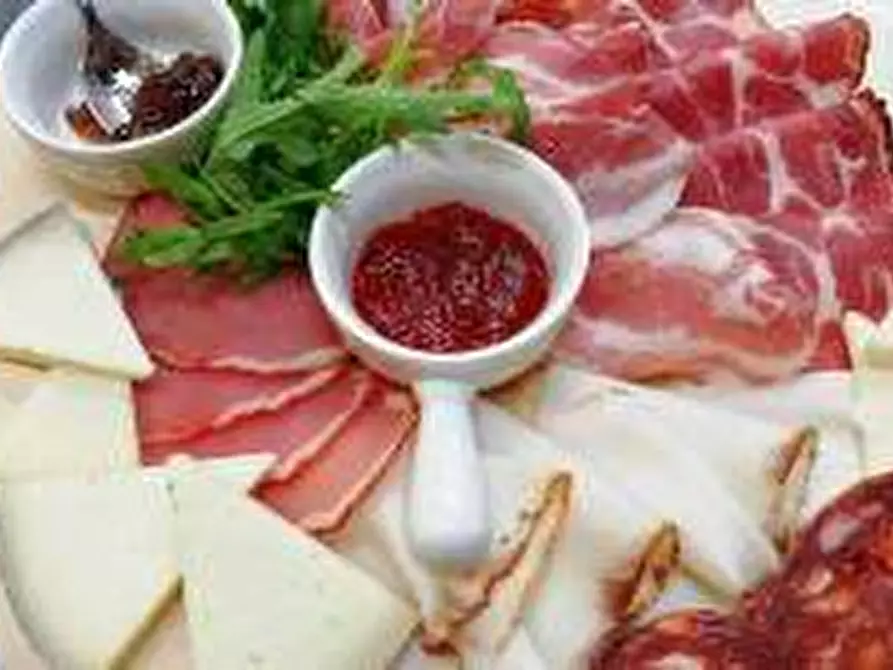 Immagine 2 di Attività commerciale in vendita  in Lungomare Rinascimento a San Benedetto Del Tronto