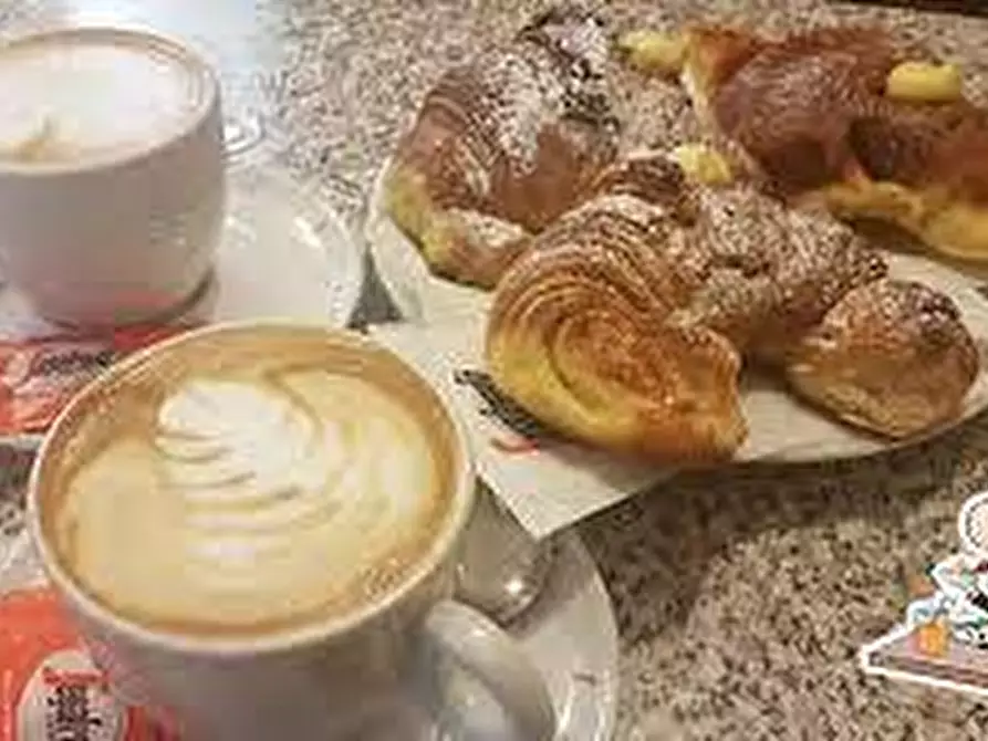 Immagine 3 di Attività commerciale in vendita  in Lungomare Rinascimento a San Benedetto Del Tronto