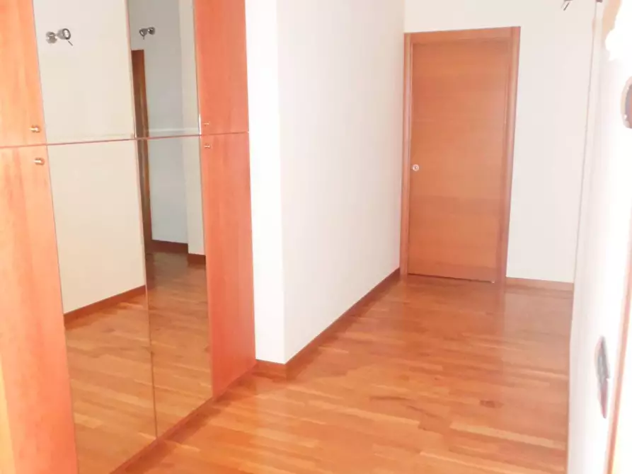 Immagine 11 di Appartamento in vendita  in Vai Laureati a Grottammare