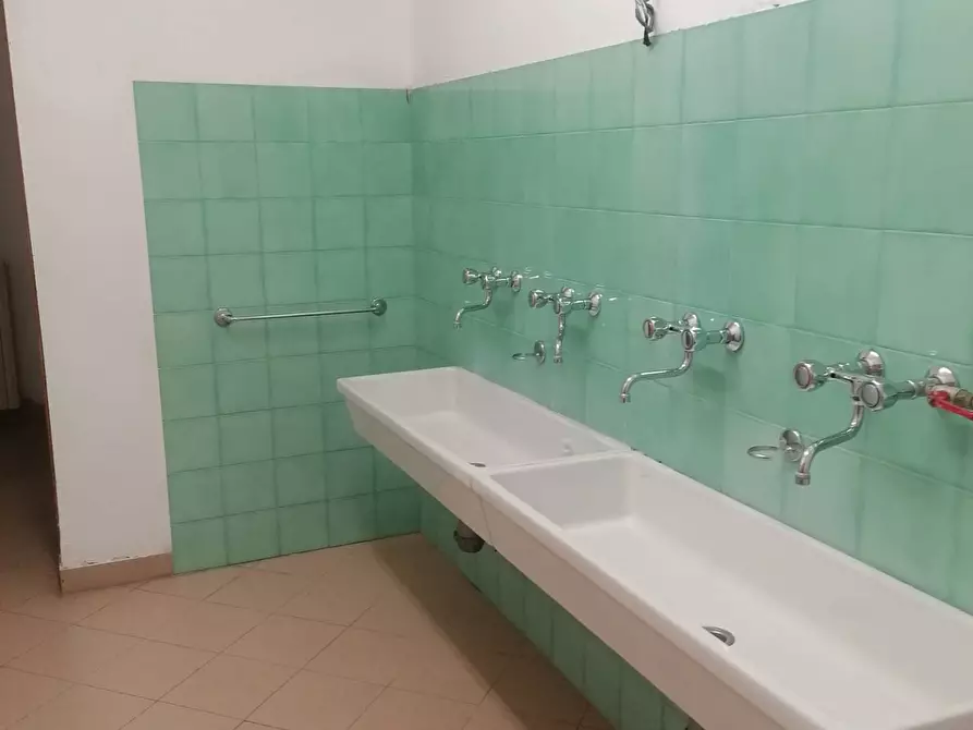 Immagine 5 di Laboratorio in affitto  in Contrada Santa Croce a San Benedetto Del Tronto