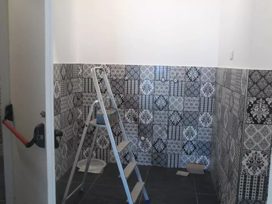 Immagine 8 di Locale commerciale in affitto  in Viale Colombo a San Benedetto Del Tronto