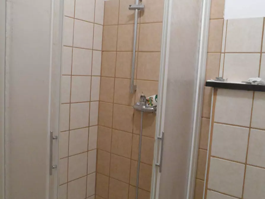 Immagine 10 di Locale commerciale in affitto  in Viale Colombo a San Benedetto Del Tronto