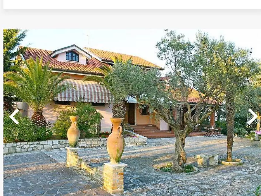 Immagine 1 di Villa in vendita  in Contrada Bora Ragnola a Monteprandone