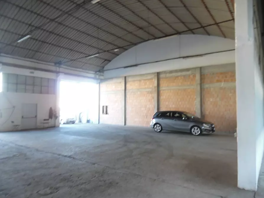 Immagine 11 di Capannone industriale in affitto  in Via Val Tiberina a San Benedetto Del Tronto