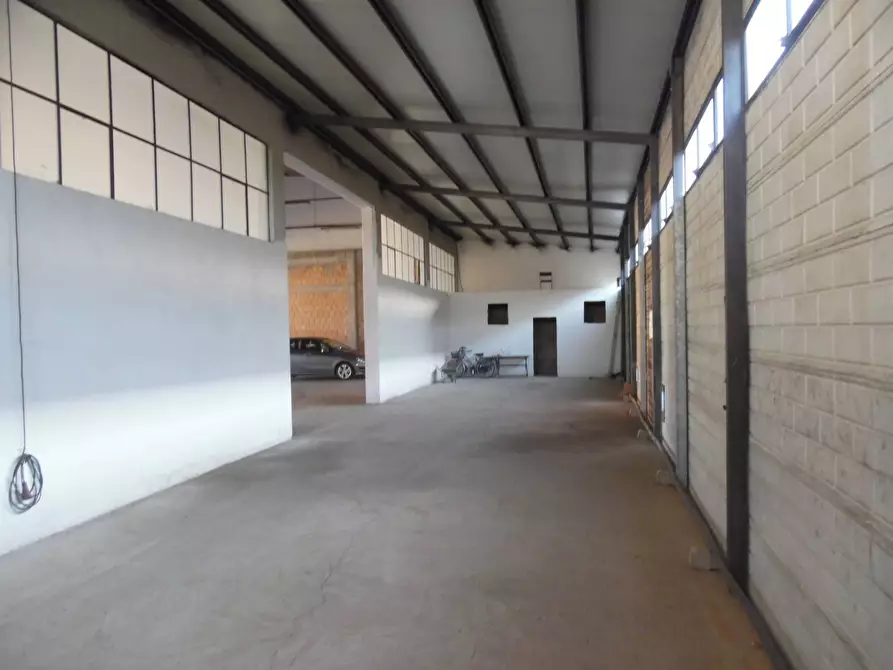 Immagine 7 di Capannone industriale in affitto  in Via Val Tiberina a San Benedetto Del Tronto