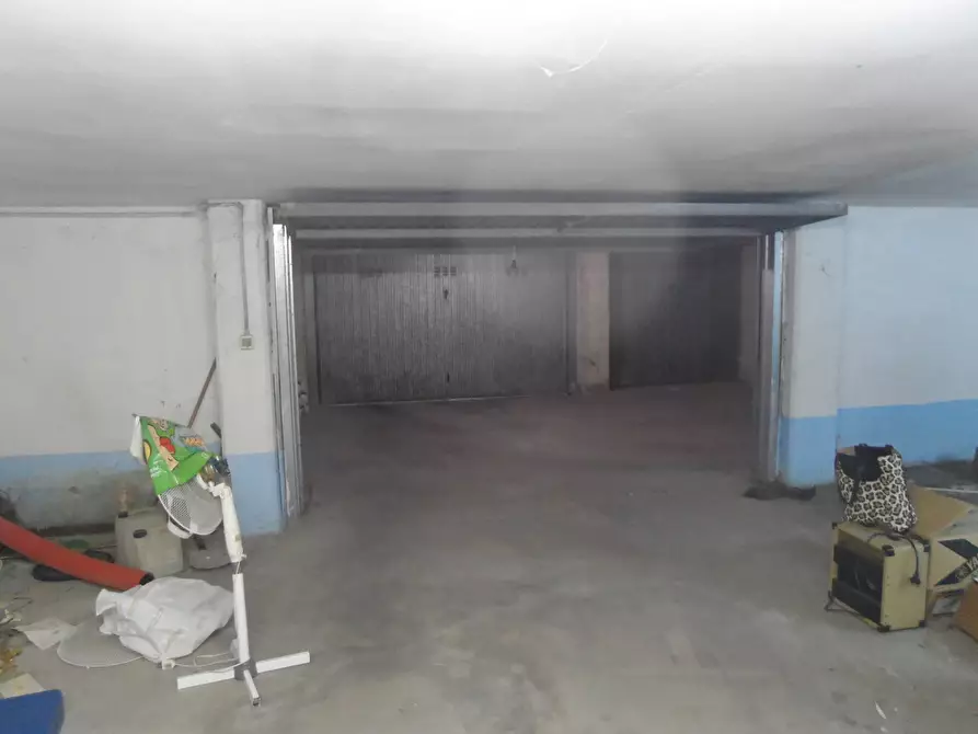 Immagine 2 di Box auto in vendita  in Via Fratelli Cervi a San Benedetto Del Tronto