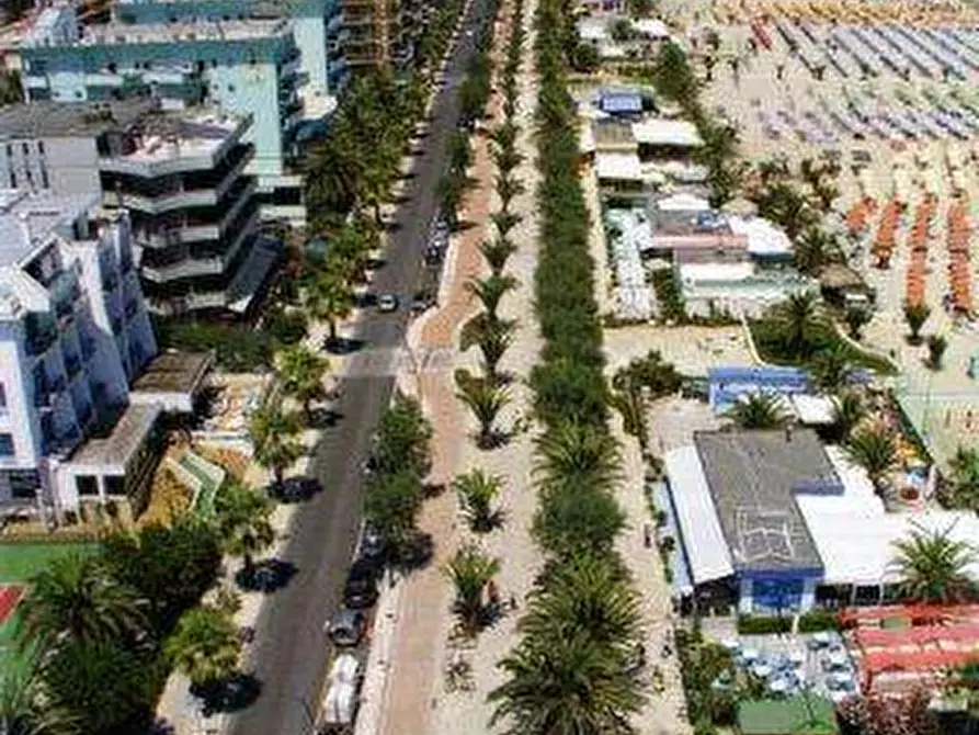 Immagine 4 di Albergo/B&B/Residence in vendita  in Lungomare a San Benedetto Del Tronto