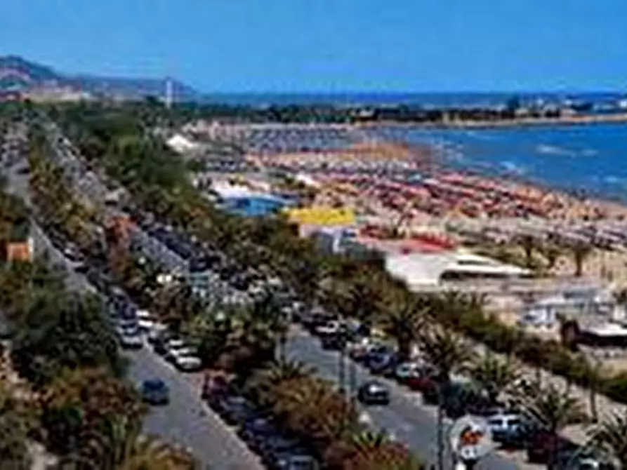 Immagine 6 di Albergo/B&B/Residence in vendita  in Lungomare a San Benedetto Del Tronto