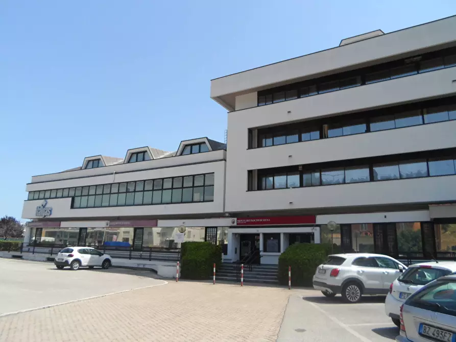 Immagine 3 di Ufficio in vendita  in Via Enrico Mattei a San Benedetto Del Tronto