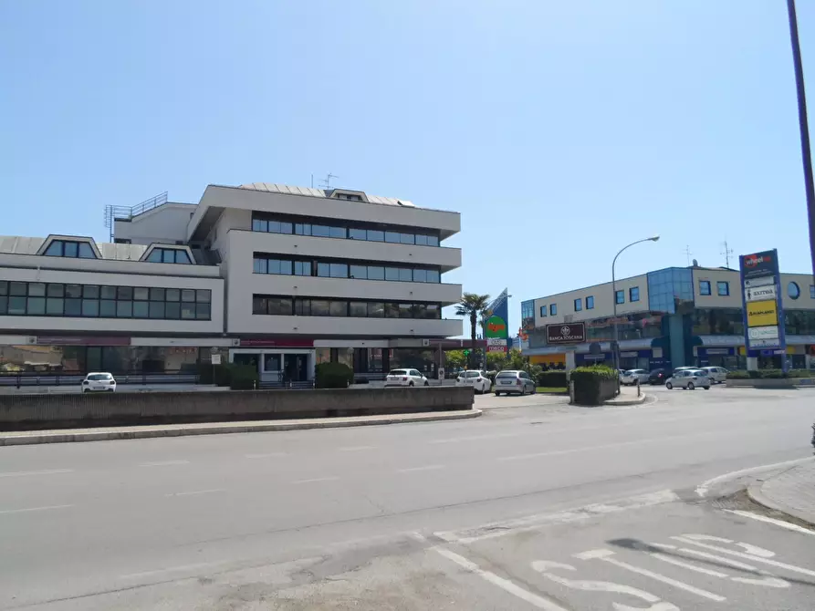 Immagine 15 di Ufficio in vendita  in Via Enrico Mattei a San Benedetto Del Tronto