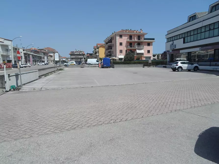 Immagine 16 di Ufficio in vendita  in Via Enrico Mattei a San Benedetto Del Tronto