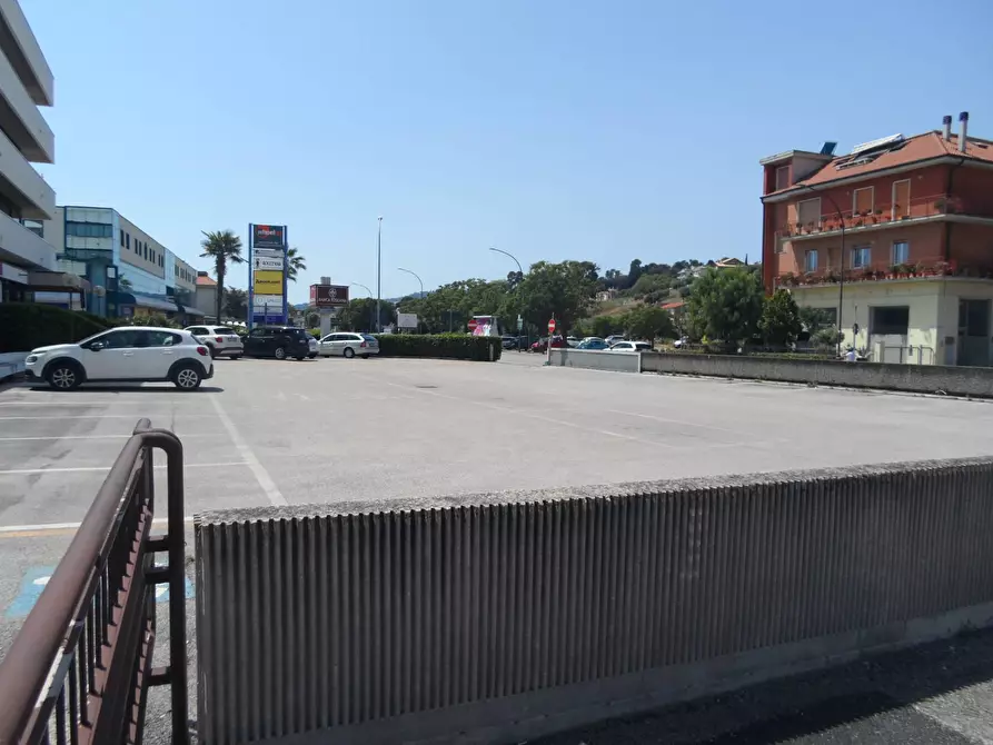 Immagine 19 di Ufficio in vendita  in Via Enrico Mattei a San Benedetto Del Tronto