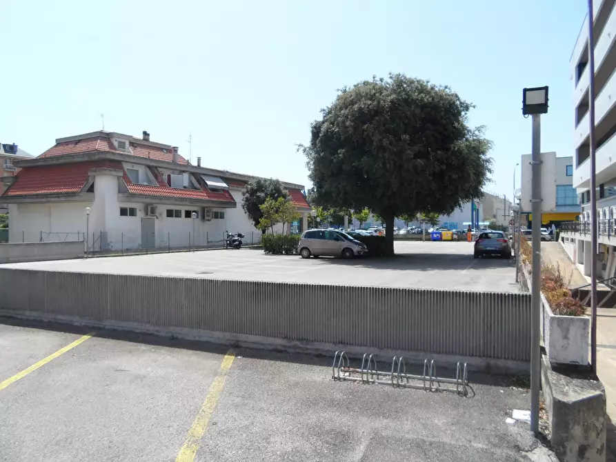 Immagine 20 di Ufficio in vendita  in Via Enrico Mattei a San Benedetto Del Tronto