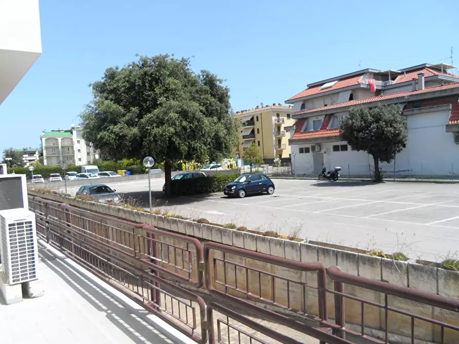 Immagine 22 di Ufficio in vendita  in Via Enrico Mattei a San Benedetto Del Tronto