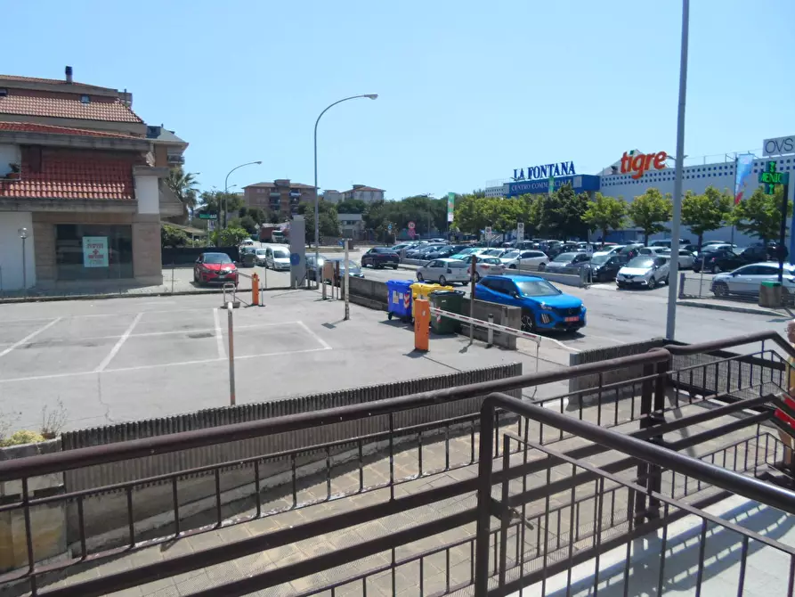 Immagine 23 di Ufficio in vendita  in Via Enrico Mattei a San Benedetto Del Tronto