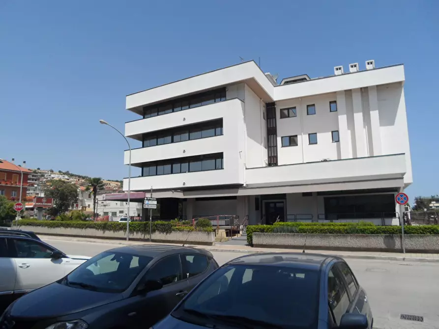 Immagine 30 di Ufficio in vendita  in Via Enrico Mattei a San Benedetto Del Tronto