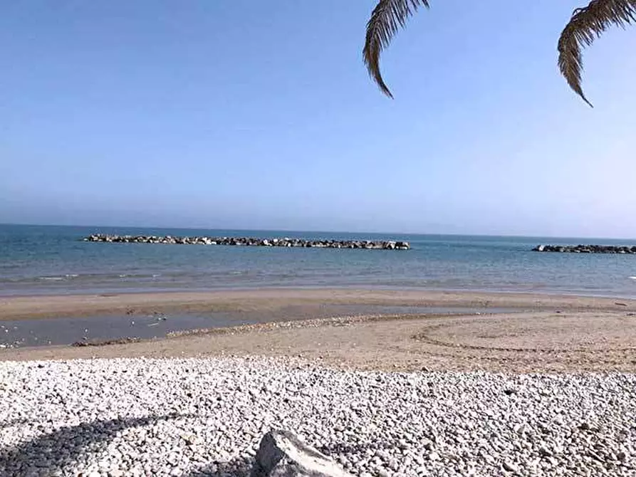 Immagine 4 di Villa in vendita  in Via Cristoforo Colombo a Grottammare