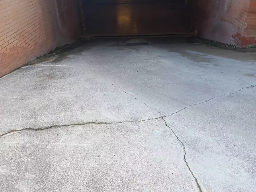 Immagine 3 di Box auto in vendita  in Via Fratelli Rosselli a Grottammare