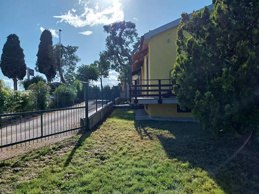 Immagine 6 di Casa indipendente in vendita  in Strada Provinciale a Castorano