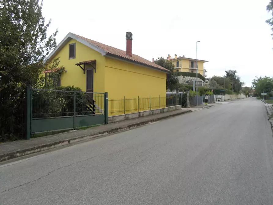 Immagine 23 di Casa indipendente in vendita  in Strada Provinciale a Castorano