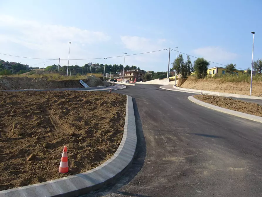 Immagine 29 di Villa in vendita  in viale IV novembre a Colli Del Tronto