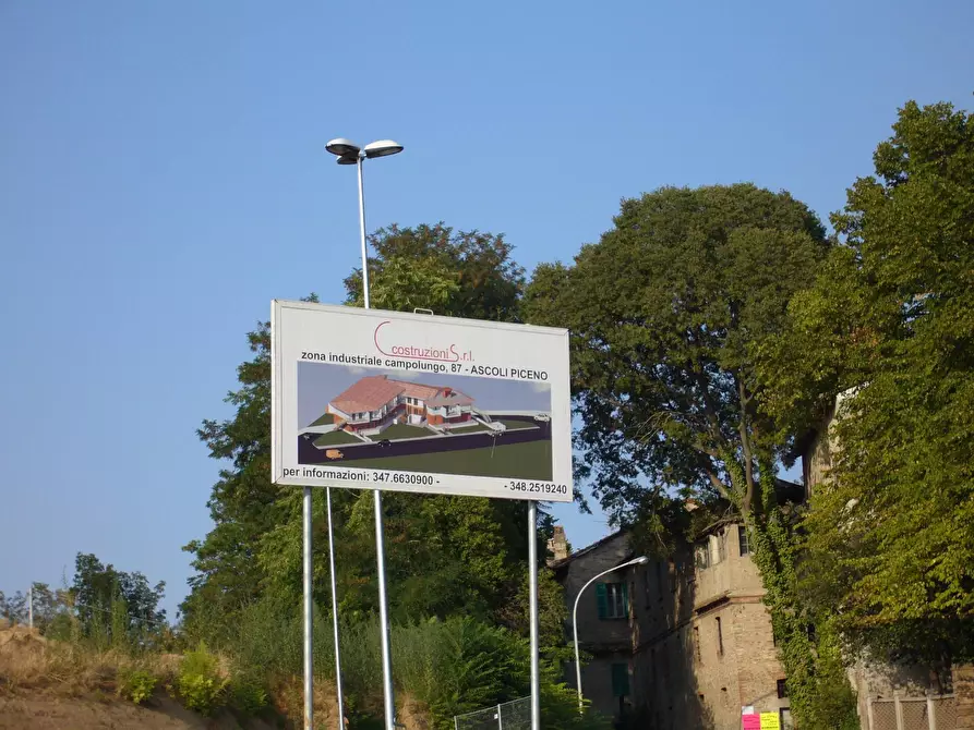 Immagine 30 di Villa in vendita  in viale IV novembre a Colli Del Tronto