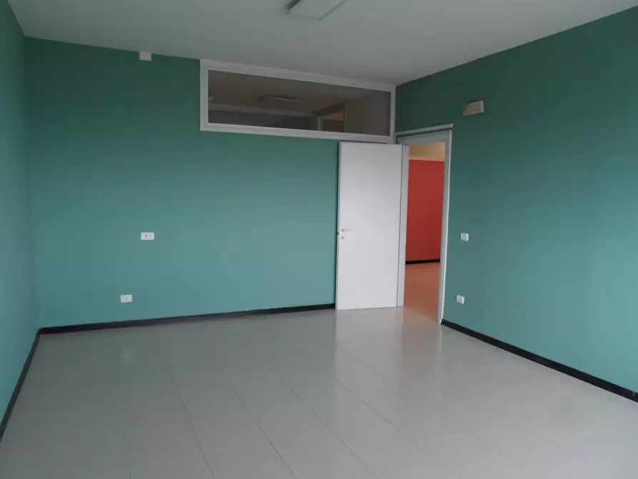 Immagine 5 di Ufficio in affitto  in Via Pomezia a San Benedetto Del Tronto