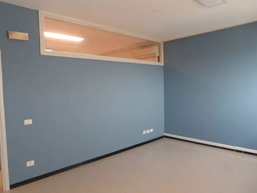 Immagine 7 di Ufficio in affitto  in Via Pomezia a San Benedetto Del Tronto