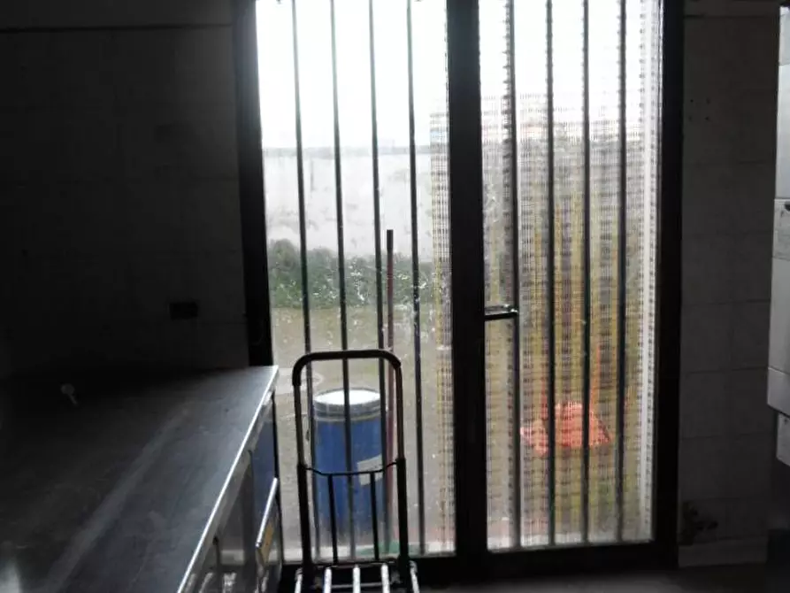 Immagine 14 di Locale commerciale in affitto  in Via Calatafimi a San Benedetto Del Tronto