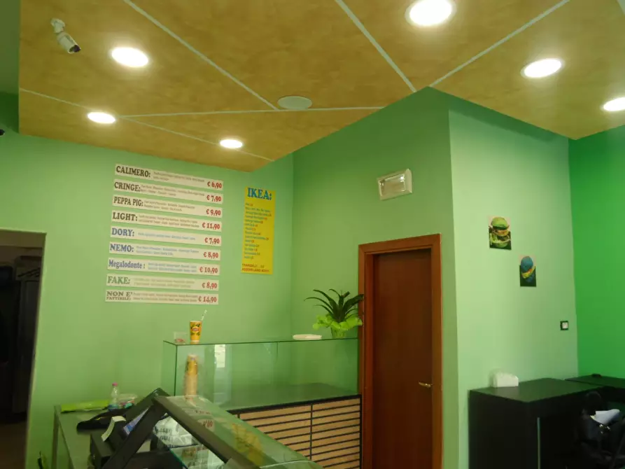 Immagine 4 di Locale commerciale in affitto  in Via Calatafimi a San Benedetto Del Tronto