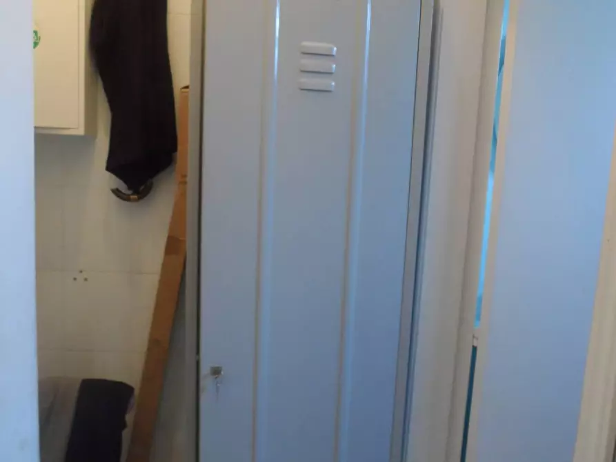 Immagine 11 di Locale commerciale in affitto  in Via Calatafimi a San Benedetto Del Tronto