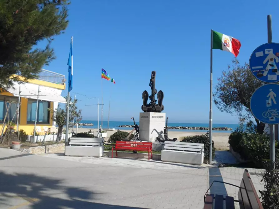 Immagine 21 di Appartamento in vendita  in Lungomare a Cupra Marittima