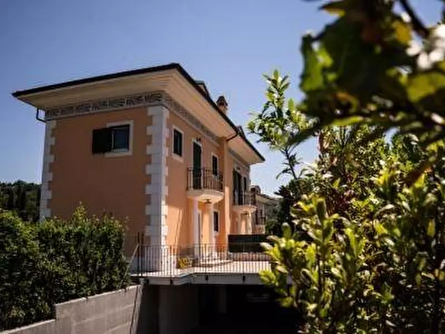 Immagine 7 di Villa in vendita  in Via Sandro Penna a Campagnano Di Roma