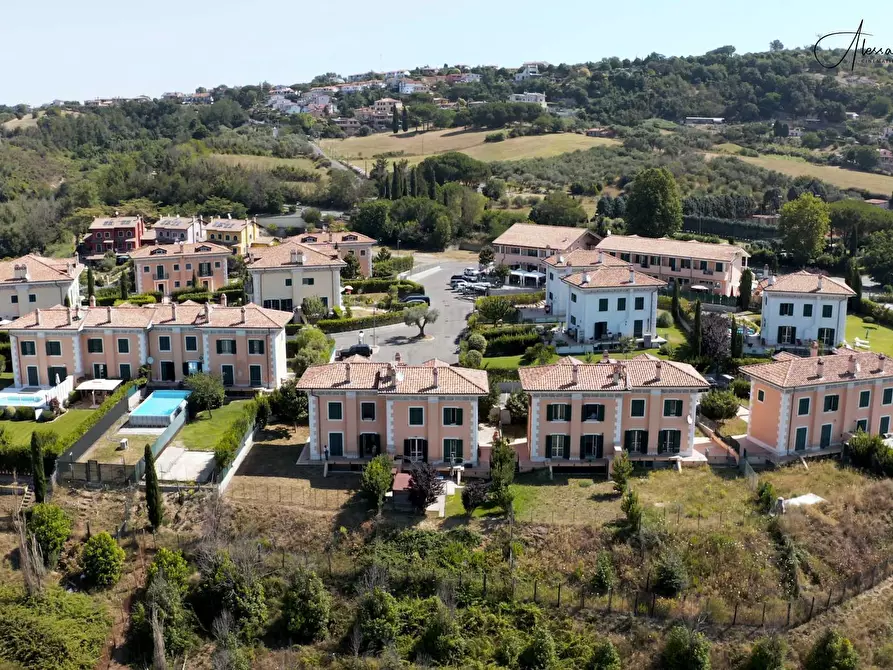 Immagine 6 di Villa in vendita  in Via Sandro Penna a Campagnano Di Roma