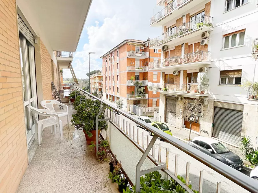 Immagine 1 di Appartamento in vendita  in Via Michelangelo Schipa a Roma