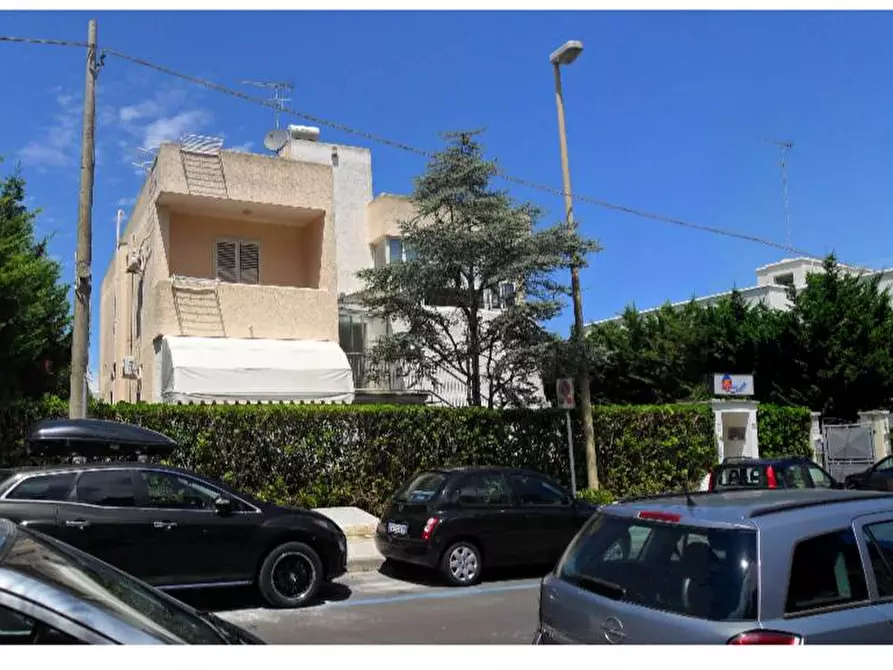 Immagine 2 di Palazzo in vendita  in Via Antonio Sforza a Otranto