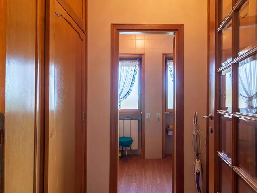 Immagine 20 di Appartamento in vendita  in Via Angiolo Cabrini a Roma